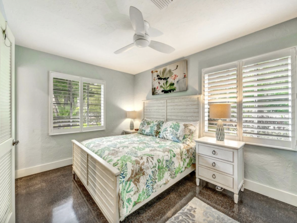Lido Key Vacation House with Pool Near St. Armands Circle